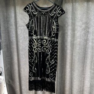 Retro flapper dress with fringed bottom